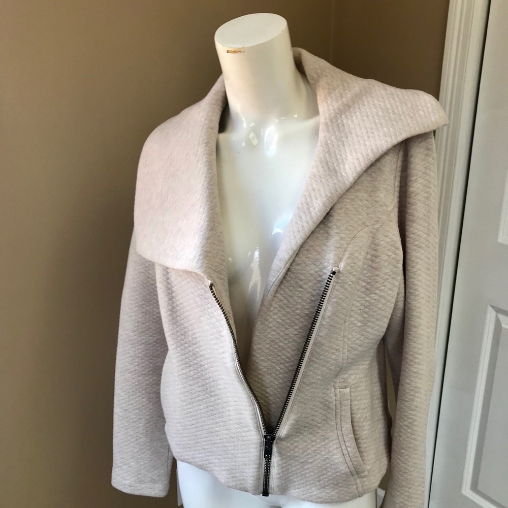 Jacket - Picture 3 of 4